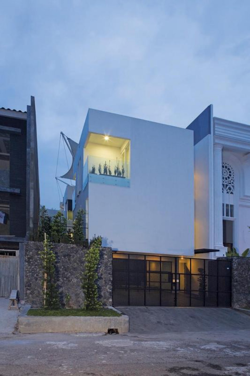 White Box House Rumah Minimalis Di Taman Kebon Jeruk Jakarta