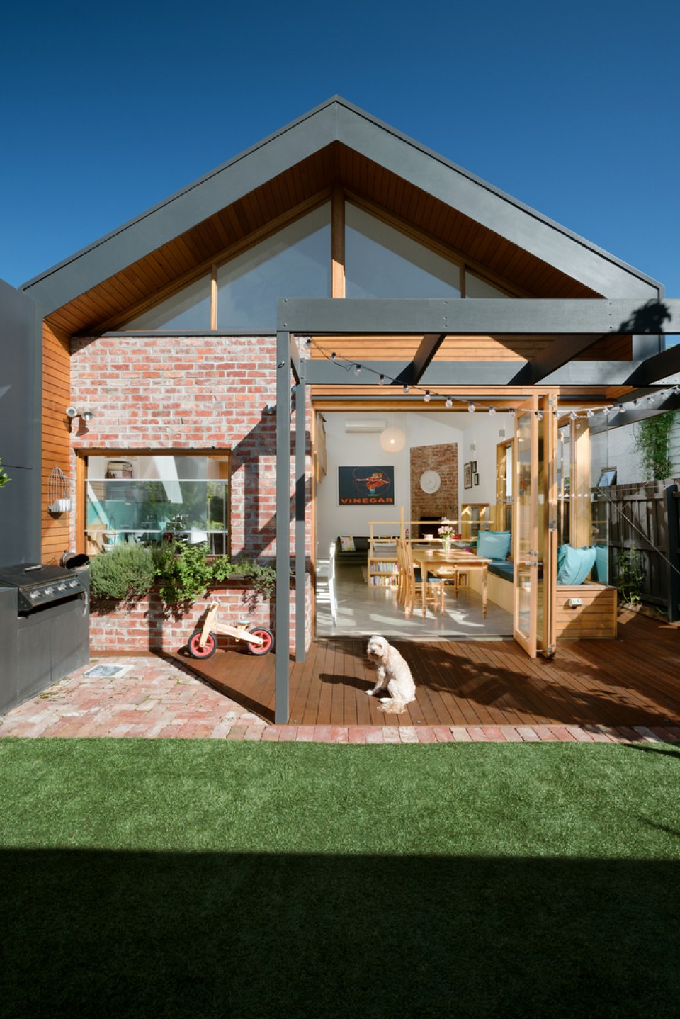 Smart Home Rumah Sederhana Ramah Lingkungan Dengan Material Kayu Timber Furnizing
