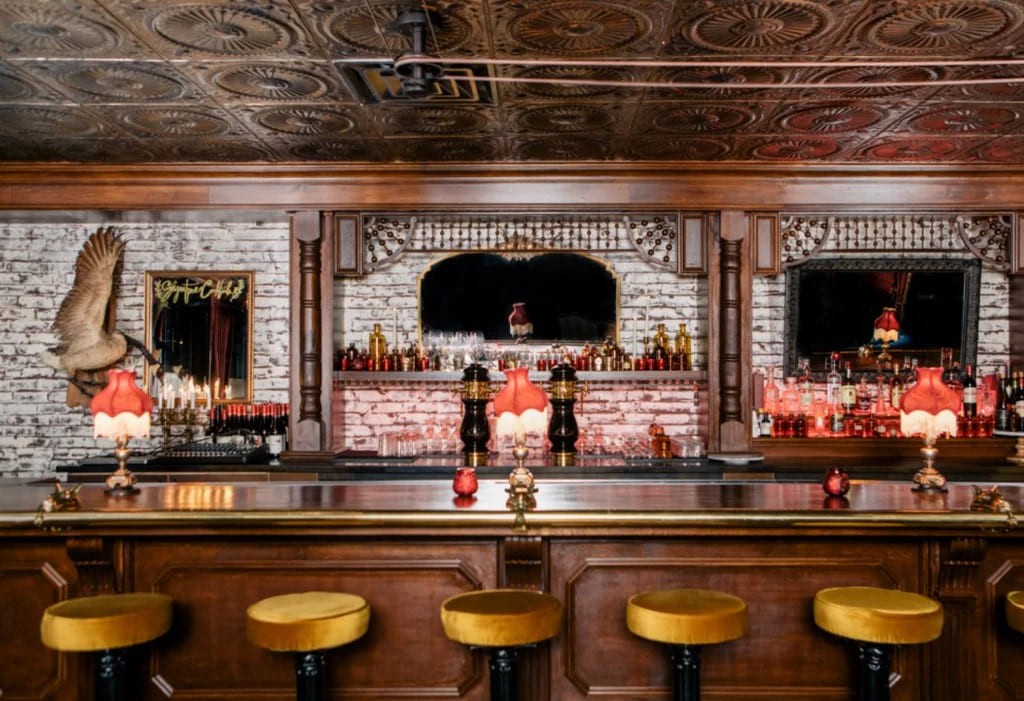 gaya-home-bar-minimalis-hingga-mewah-pilih-yang-sesuai-dengan-rumah-anda1749434304.jpg featured-image