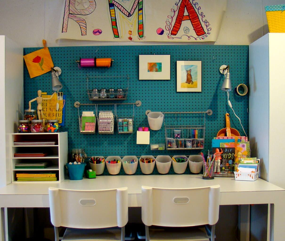 ruang-belajar-anak-di-rumah-fokus-tanpa-menghilangkan-kesenangan1750644913.jpg featured-image