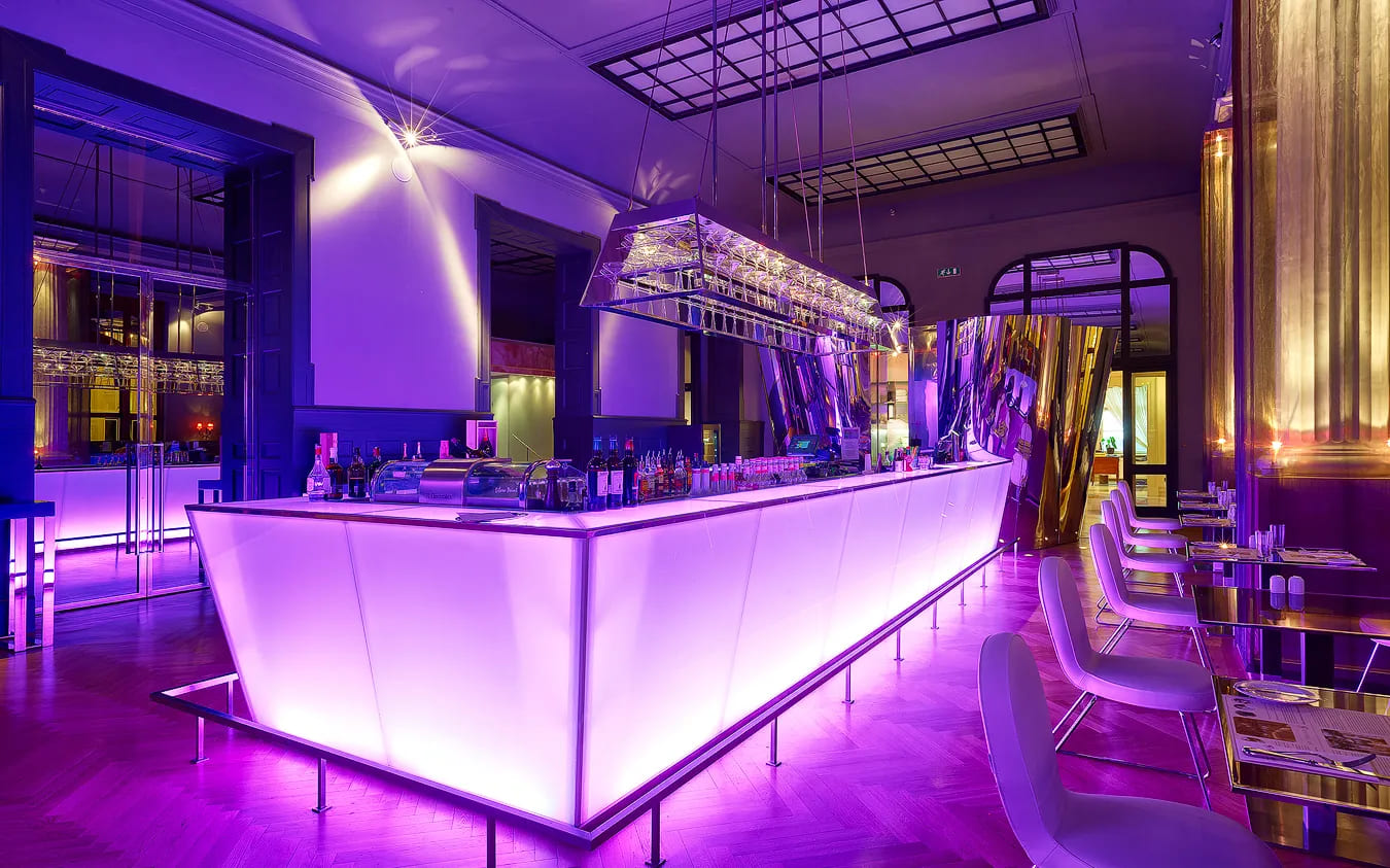 transformasi-sudut-rumah-menjadi-home-bar-yang-menawan1746411693.jpg featured-image